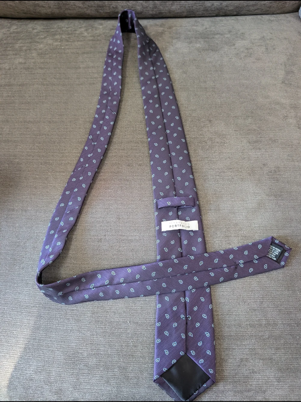 Perry Ellis Portfolio Men’s Tie Purple Blue Paisley Print Necktie